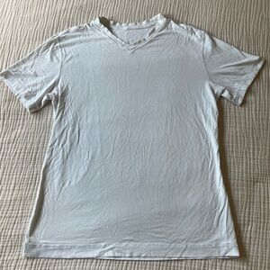 lululemon athletica Men's White V-Neck Short Sleeve Tee